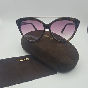 Tom Ford Cat-Eye Aviator Oversized Black & Brown Tortiose Sunnies (NWOT)✨️🖤✨️